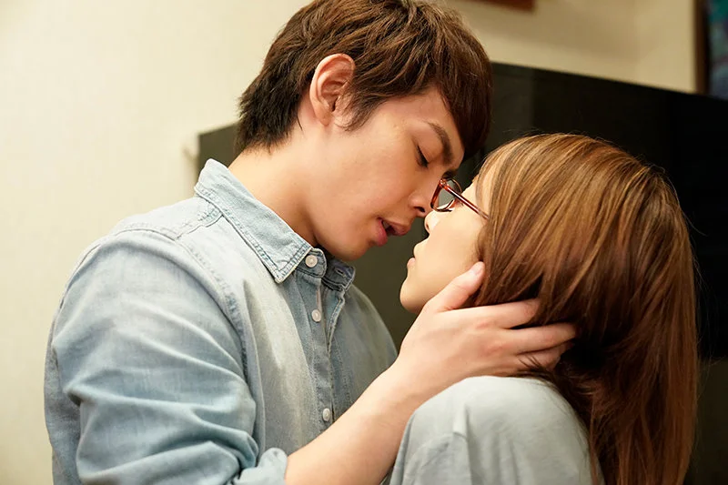 【上原千明】憧れのイケメン俳優に心奪われた美女が出会う予想外のときめき